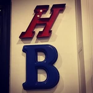 Meet your Posher, Hillary